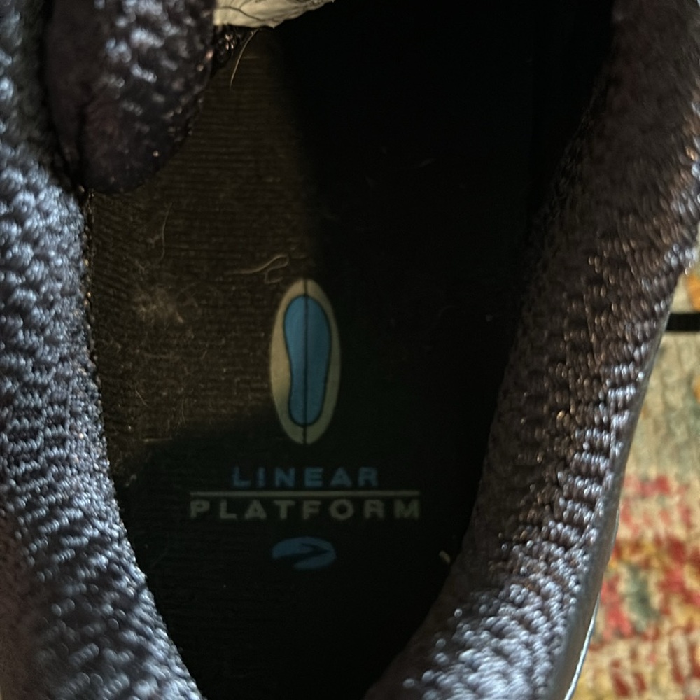 Brooks Sneakers - image 5